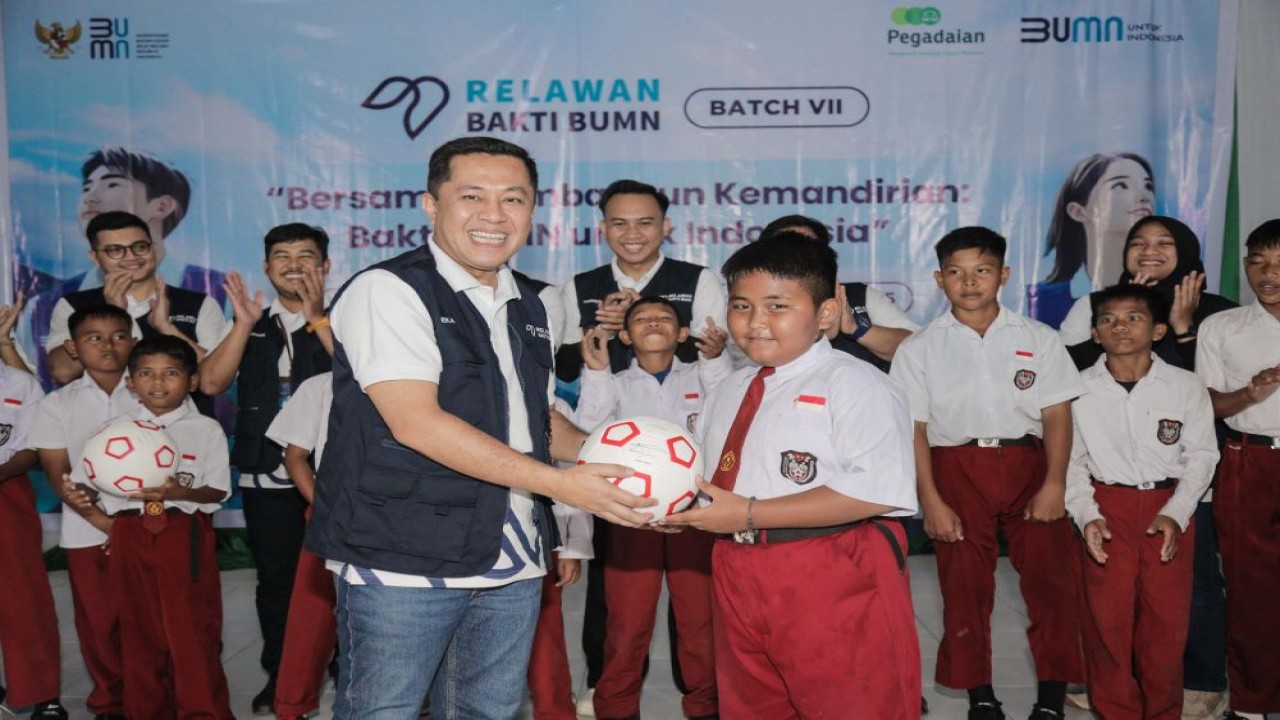 Pegadaian kembali memperkuat perannya dalam pemberdayaan sosial dan lingkungan melalui program Relawan Bakti BUMN yang kali ini diselenggarakan di Pulau Derawan/Foto: Istimewa