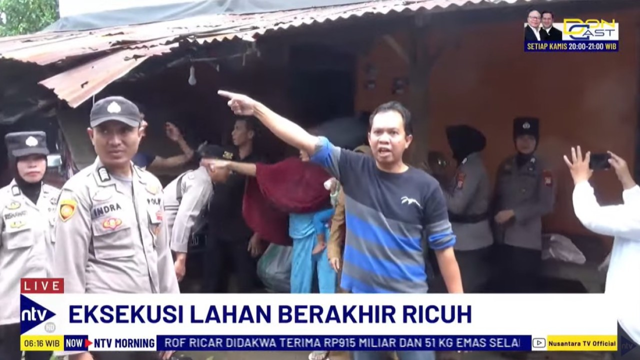 Eksekusi lahan di Jalan Balla Lompoa, Limbung, Kecamatan Bajeng, Kabupaten Gowa, Sulawesi Selatan, berujung kericuhan.