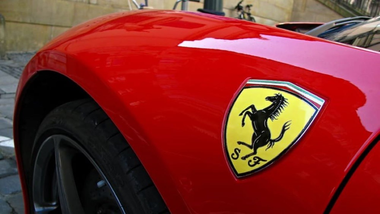 Ilustrasi. Logo Ferrari. (Foto: Pxfuel)