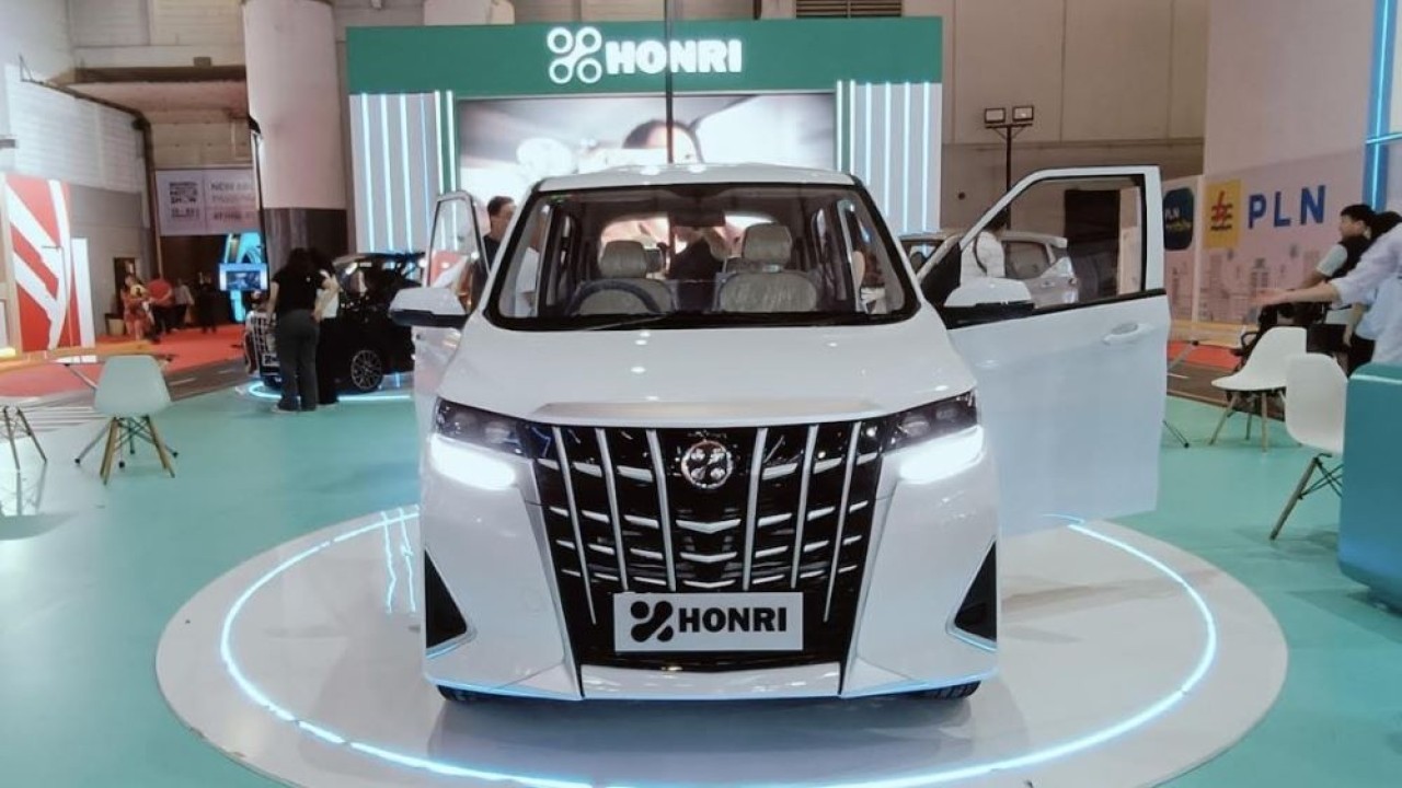 Honri Boma EV memulai debut perdana di IIMS 2025. (Foto: Adiantoro/NTV)