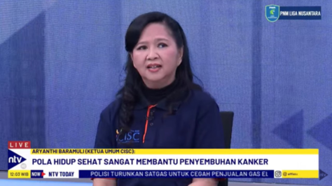 Ketua Umum Cancer Information and Support Center (CISC)/Penyintas Kanker Aryanthi Baramuli Putri dalam Dialog NTV Today di Nusantara TV