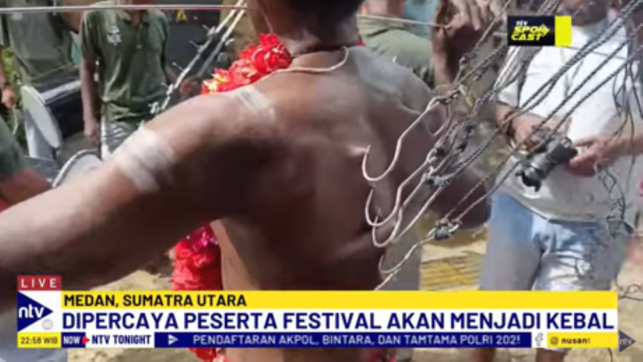 Warga Hindu Tamil merayakan tradisi Thaipusam Murugan di Medan