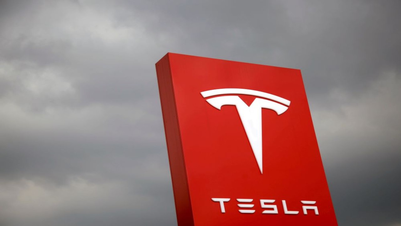 Ilustrasi. Logo Tesla. (Foto: Reuters)