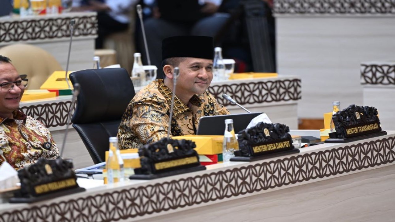 Menteri Iftitah dalam Rapat Kerja dengan Komisi V DPR RI di Kompleks Parlemen, Senayan, Jakarta/Foto: Istimewa