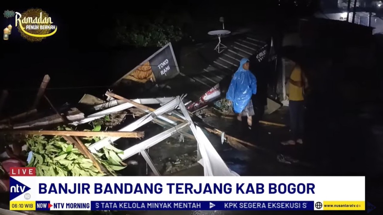 Bencana banjir bandang melanda Kecamatan Citeureup, Kabupaten Bogor, Jawa Barat, pada Senin malam (3/3/2025).