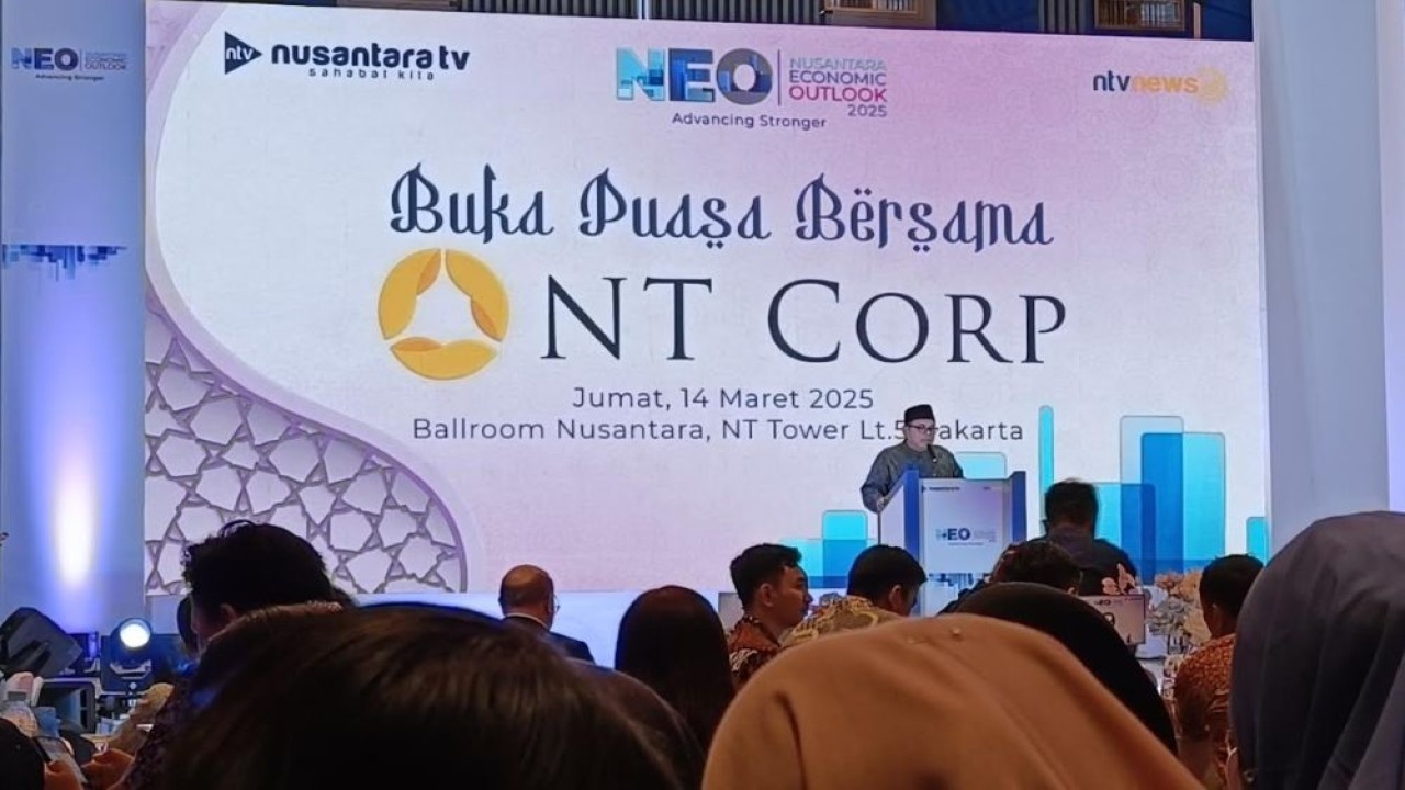 KH Nurul Yaqin Ishaq memberikan tausiah pada acara buka bersama keluarga besar NT Corp di Ballroom Nusantara, NT Tower, Jakarta, Jumat, 14 Maret 2025.