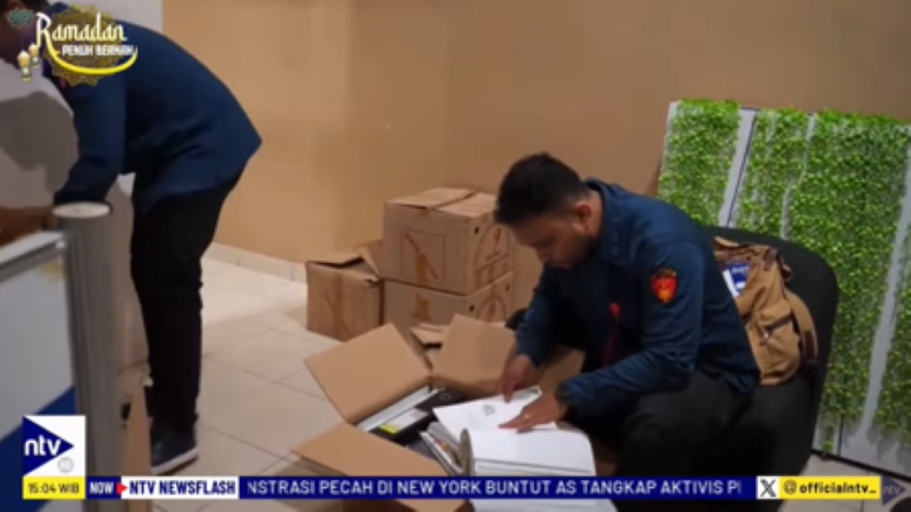 Penyidik Kejaksaan Negeri Jakarta Pusat menggeledah kantor Kementerian Komunikasi dan Digital terkait kasus dugaan korupsi PDNS