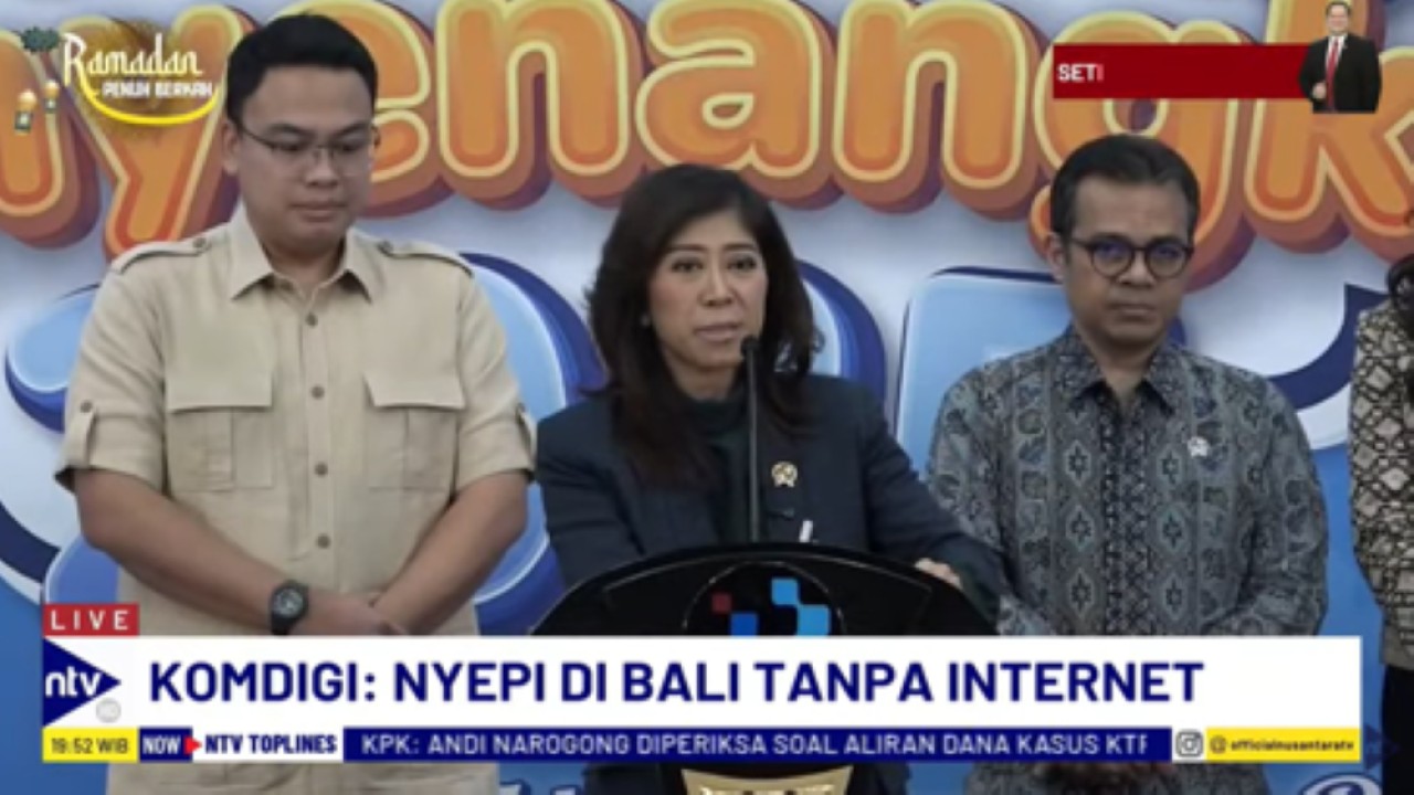 Menteri Komunikasi dan Digital Meutya Hafid memberikan keterangan pers terkait penghentian layanan internet dan penyiaran saat Hari Raya Nyepi 2025 pada 29 Maret mendatang