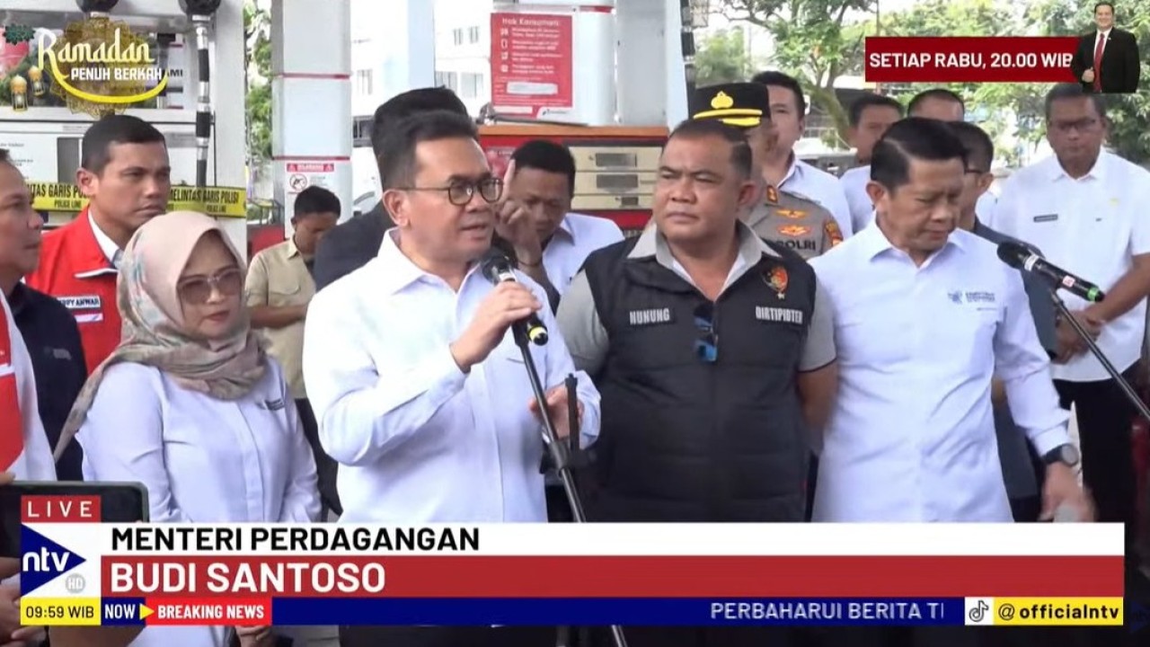 Menteri Perdagangan (Mendag) Budi Santoso menindak tegas salah satu SPBU yang melakukan kecurangan di Kabupaten Bogor, Jawa Barat.