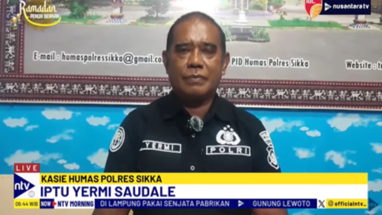 Kasie Humas Polres Sikka, Iptu Yermi Soludale memberikan keterangan pers terkait perkembangan penanganan kasus pelecehan sesksual terhadap anak di bawah umur yang diduga dilakukan Kepala Pos Polisi (Kapospol) Parumaan, Kecamatan Alok Timur, Kabupaten Sikka, Nusa Tenggara Timur (NTT), Aipda II