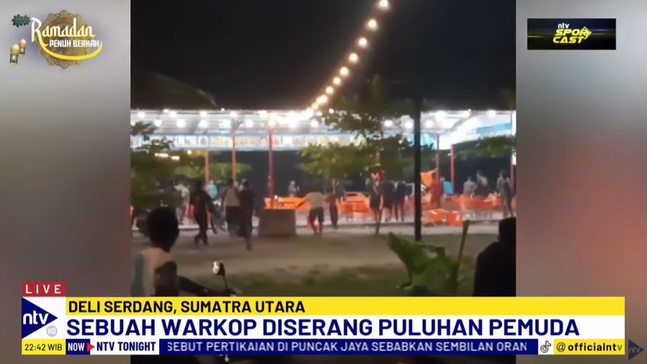 Warkop di Kabupaten Deli Serdang, Sumatera Utara, diserang puluhan orang.