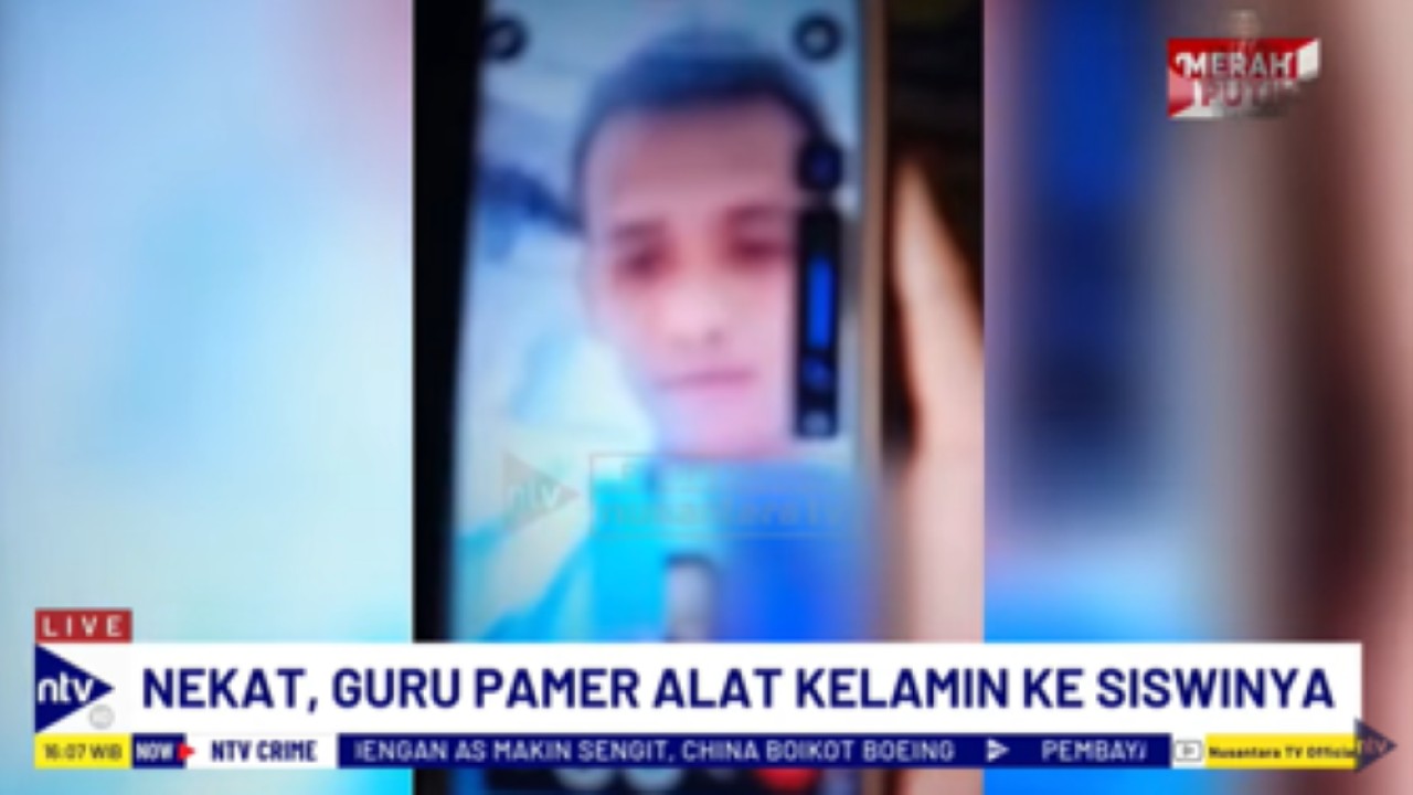 Seorang guru honorer di Lumajang, Jawa Timur melakukan aksi cabul kepada siswinya dengan memamerkan kelaminnya