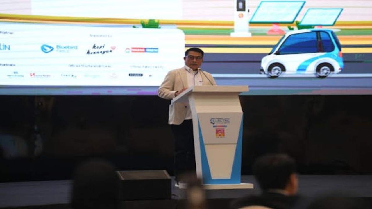 Ketua Umum PERIKLINDO, Moeldoko mengatakan, mempertahankan tren positif kendaraan listrik di Tanah Air tidaklah mudah. (Foto: Istimewa)