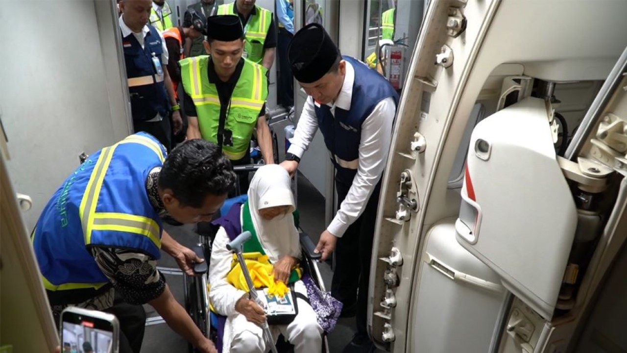 Garuda Indonesia terbangkan 4.158 calon jemaah haji pada hari pertama keberangkatan penerbangan haji 2025/Foto: Istimewa