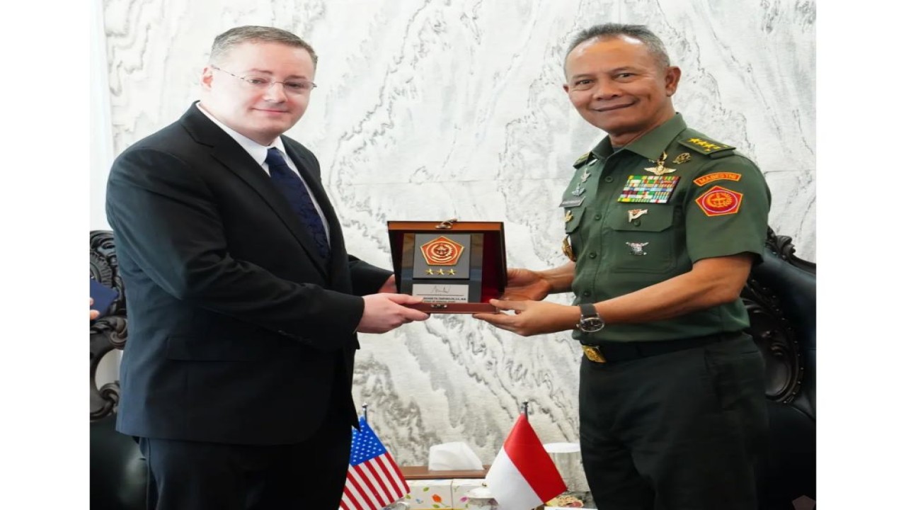 Kasum TNI Letjen TNI Richard Tampubolon, S.H., M.M., menerima Courtesy Call Deputy Assistant To Secretary Of Defence (DASD), Dr. Andrew Byers di Mabes TNI, Cilangkap, Jakarta Timur/Foto: Istimewa