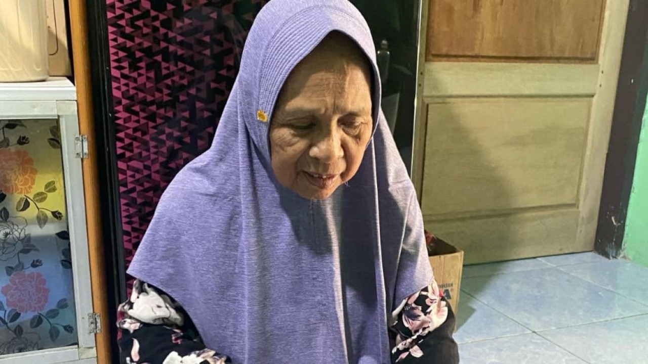 Pedagang sate asal Panyabungan, Mandailing Natal, Sumatera Utara, Asma Tanjung, akhirnya akan menunaikan ibadah haji pada 1446 H/2025 M. (Foto: Istimewa/Kemenag)