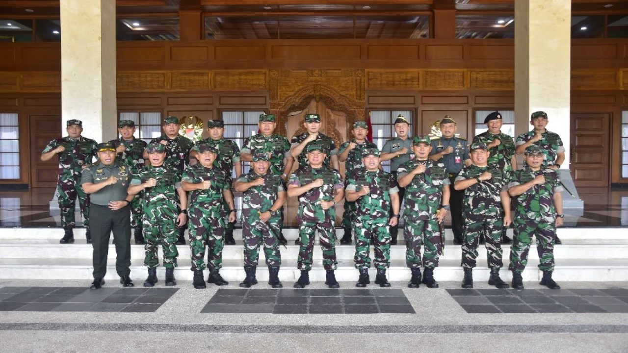 Panglima TNI Jenderal TNI Agus Subiyanto meninjau langsung pelaksanaan Kursus Intensif Bahasa Prancis bagi Personel TNI Pengawak Alutsista TA 2025, bertempat di Akademi Militer (Akmil) Magelang/Foto: Istimewa