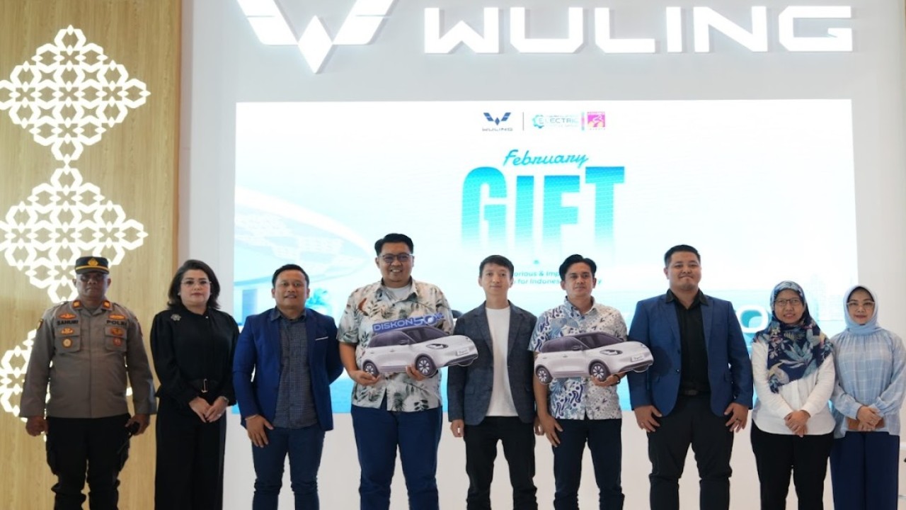 Wuling mengumumkan dua pemenang grand prize dari periode pembelian Februari-Maret. (Foto: Istimewa)