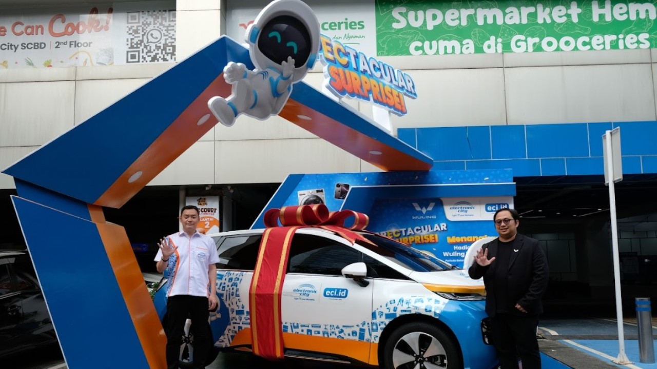 Wuling New Cloud EV menjadi hadiah utama program "Spectacular Surprise" Electronic City. (Foto: Istimewa/Wuling Motors)