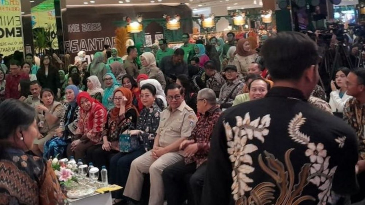 Gubernur Jakarta Pramono Anung membuka Jakarta Great Sale 2025 (Ntvnews.id/ Adiansyah)