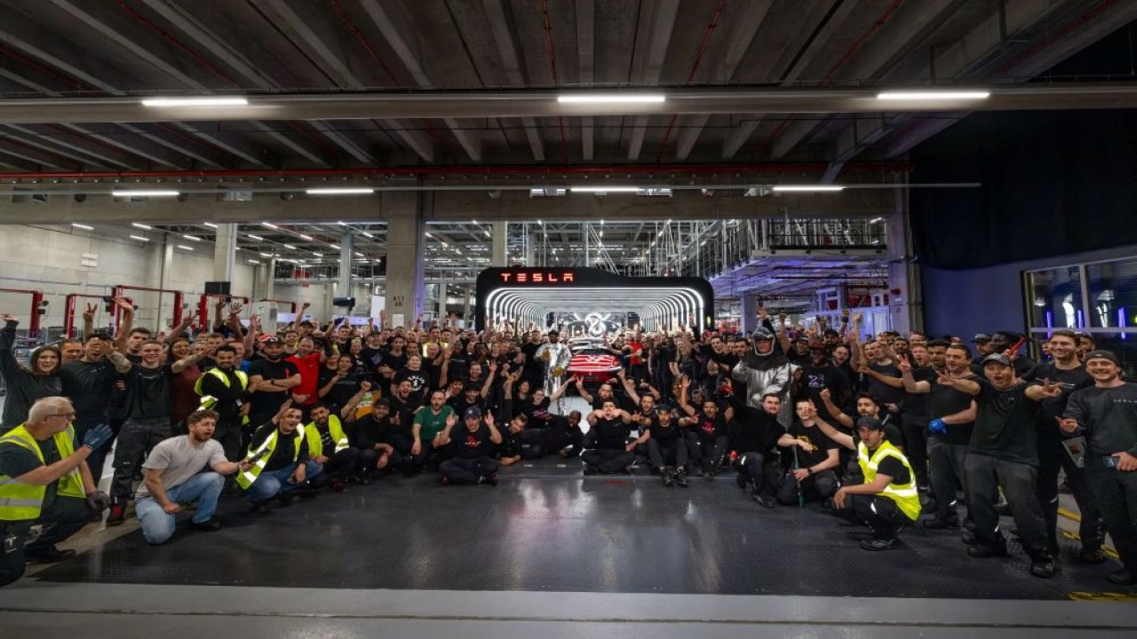 Tesla umumkan pencapaian besar baru dengan produksi 8 juta mobil. (Foto: Istimewa via Teslarati)
