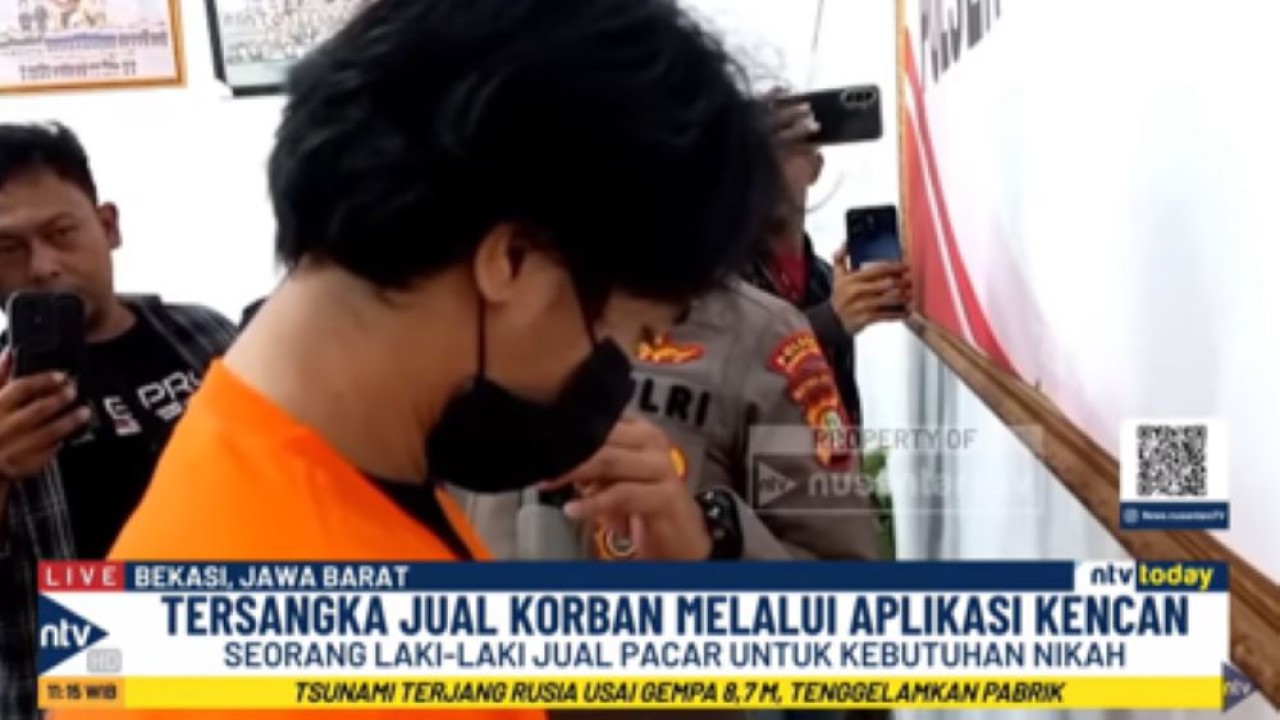 Tersangka AK yang tega menjual kekasihnya ke pria hidung belang dengan dalih buat modal nikah
