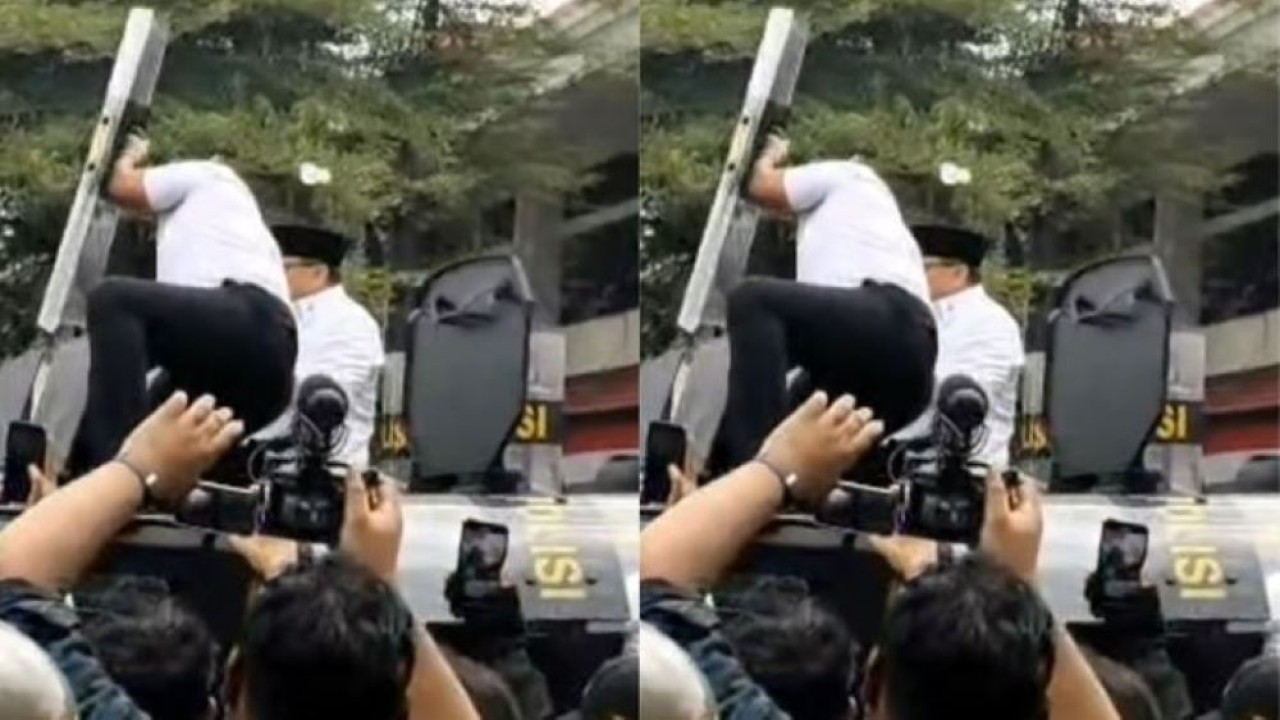 Bupati Pati Sudewo dilempari botol minuman saat temui massa (tangkapan layar)