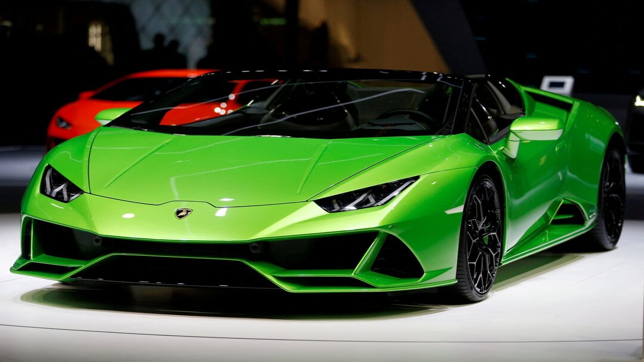Lamborghini Huracan Evo Spyder dipamerkan di Geneva International Motor Show ke-89 di Jenewa, Swiss, 5 Maret 2019. (Foto: Reuters/Pierre Albouy)