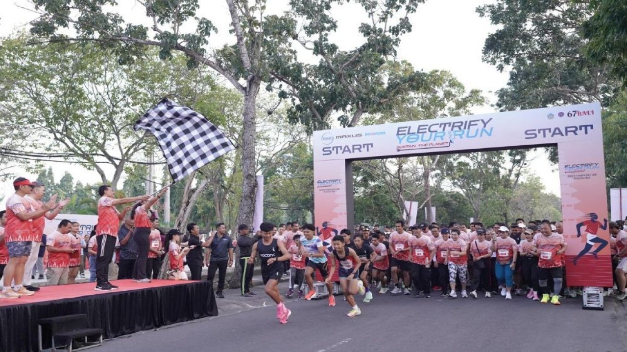 PT Indomobil Energi Baru sukses menggelar Bali Fun Run by Indomobil bertajuk "Electrify Your Run, Sustain the Planet", di Lapangan Renon, Denpasar, Bali. (Foto: Istimewa)