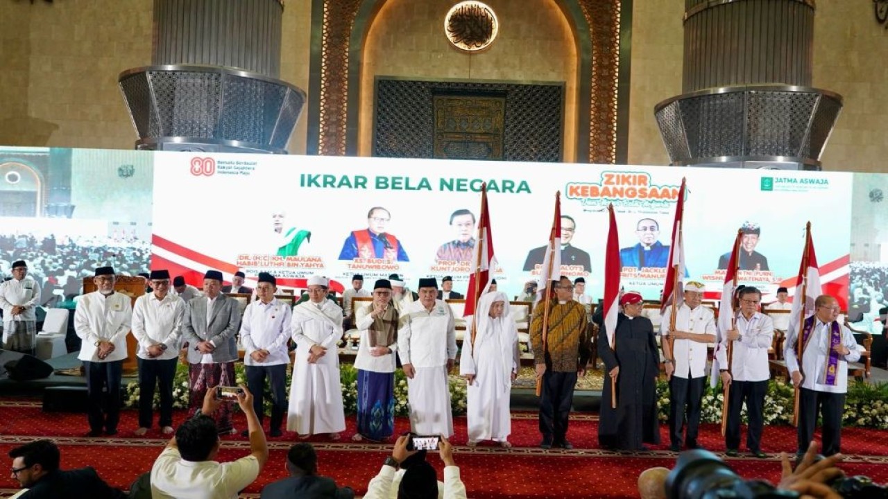 Menag Nasaruddin Umar hadir dalam Zikir Kebangsaan di Masjid Istiqlal, Jakarta, Minggu (11/8/2025). (Foto: Istimewa/Kemenag)