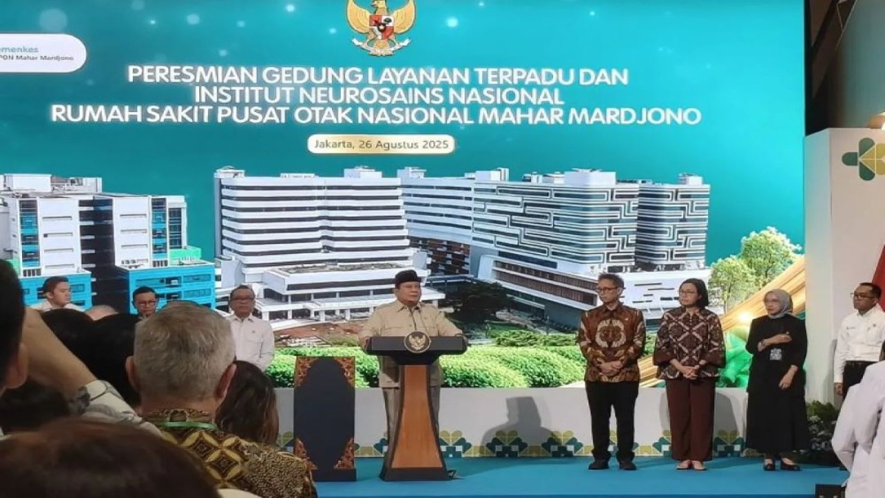Presiden Prabowo Subianto saat menyapaikan pidato dalam agenda peresmian Gedung Layanan Terpadu dan Institut Neurosains Nasional di Rumah Sakit Pusat Otak Nasional (RSPON) Mahar Mardjono, Jakarta, Selasa (26/8/2025) (ANTARA/Andi Firdaus)