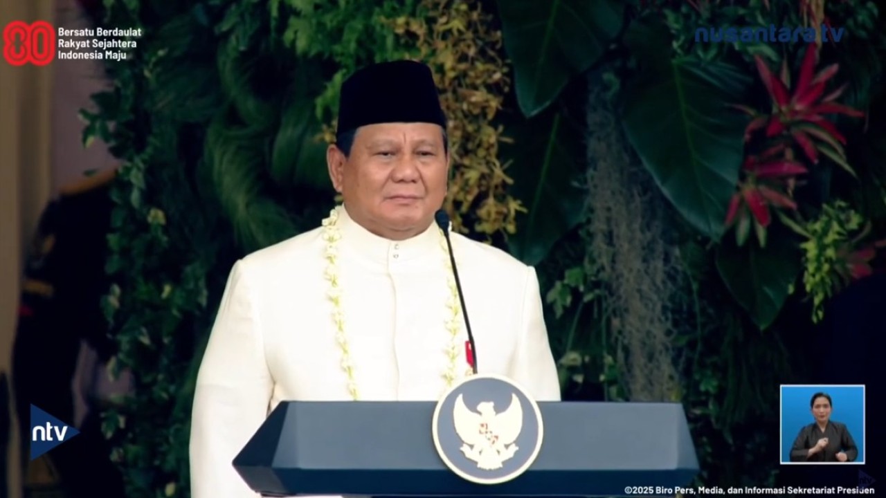 Presiden Prabowo Subianto pimpin upacara HUT ke-80 RI. (Foto: Youtube Sekretariat Presiden)