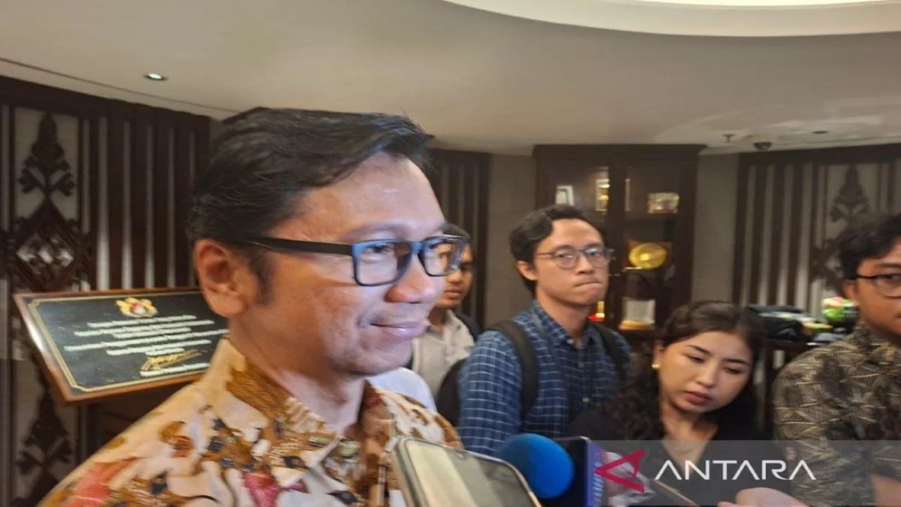 Direktur Jenderal Perundingan Perdagangan Internasional Kementerian Perdagangan (Kemendag) Djatmiko Bris Witjaksono dalam acara diskusi yang digelar Kamar Dagang dan Industri atau Kadin Indonesia di Jakarta, Senin (4/8/2025).   (ANTARA/Aji Cakti)