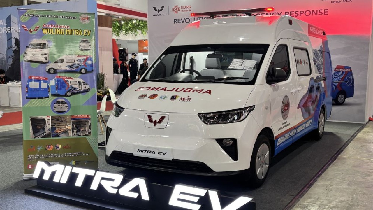 Wuling Mitra EV Ambulans Go Green hadir di EDRR Indonesia 2025. (Foto: Istimewa)