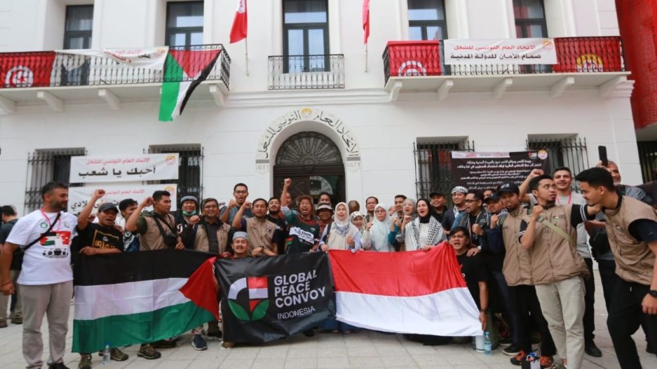 Puluhan relawan kemanusiaan asal Indonesia yang tergabung dalam IGPC dalam misi maritim internasional menembus blokade Gaza melalui jalur laut Mediterania. (Foto: Istimewa)