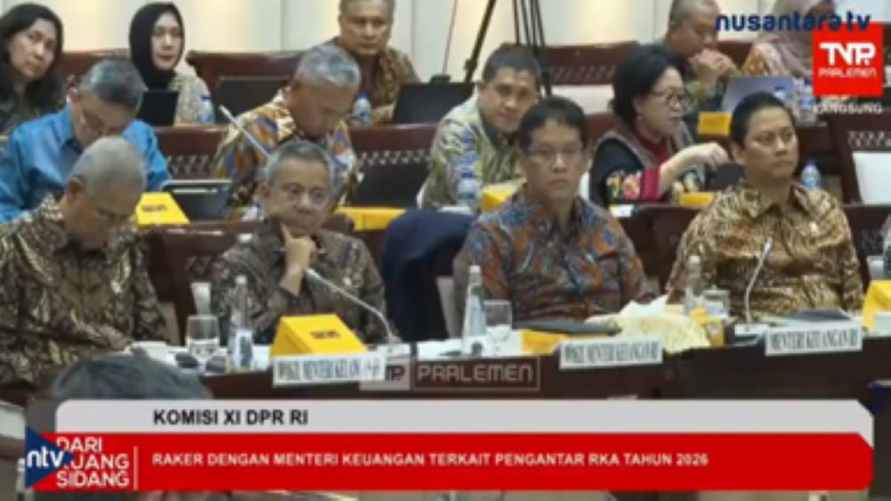 Menkeu Purbaya Yudhi Sadewa rapat kerja perdana dengan Komisi XI DPR RI