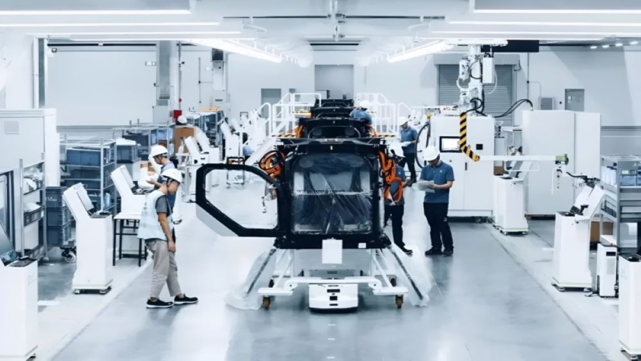 "Land Carrier" Xpeng diluncurkan dari lini mobil terbang modular produksi massal pertama di dunia. (Foto: Aridge via CarNewsChina)