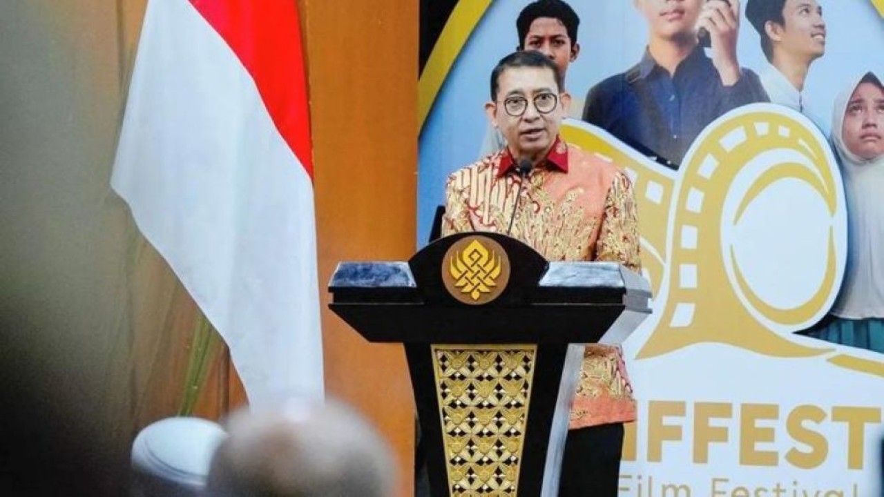 Menteri Kebudayaan Fadli Zon menyampaikan sambutan dalam rangkaian acara Santri Film Festival (SANFFEST) 2025. (Foto: ANTARA/HO-Kemenbud)