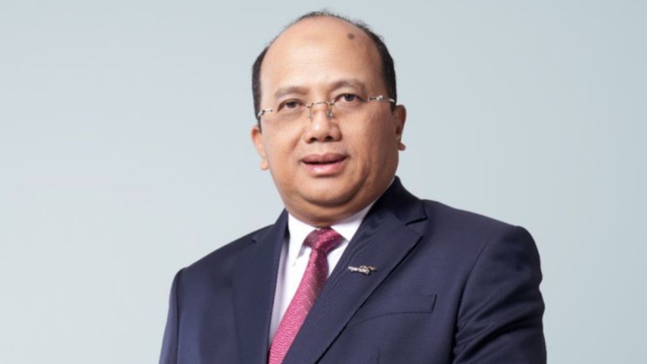 Riduan sebagai Wakil Direktur Utama Mandiri menggantikaan Alexandra Askandar.