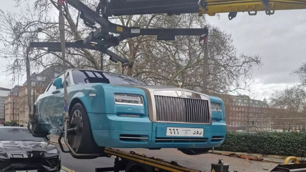 Deretan mobil mewah milik para miliarder disita pemerintah London, Inggris. (Foto: Istimewa via Carscoops)