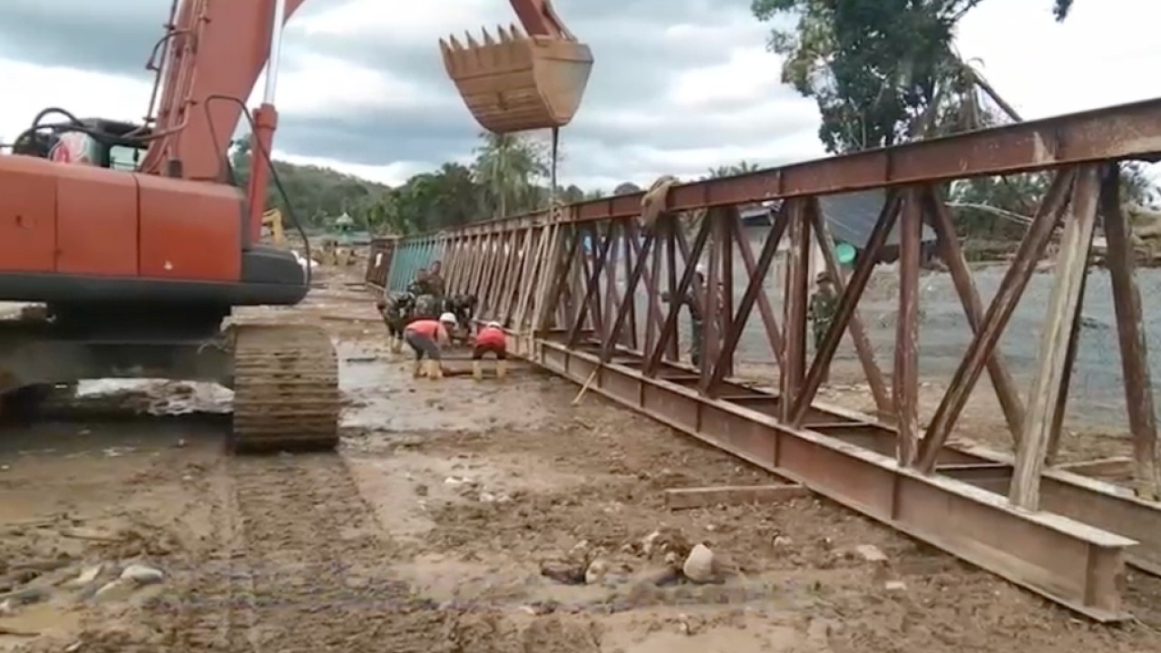 TNI dan PU kebut jembatan Bailey di Desa Garoga Tapanuli Selatan rampung Januari 2026.