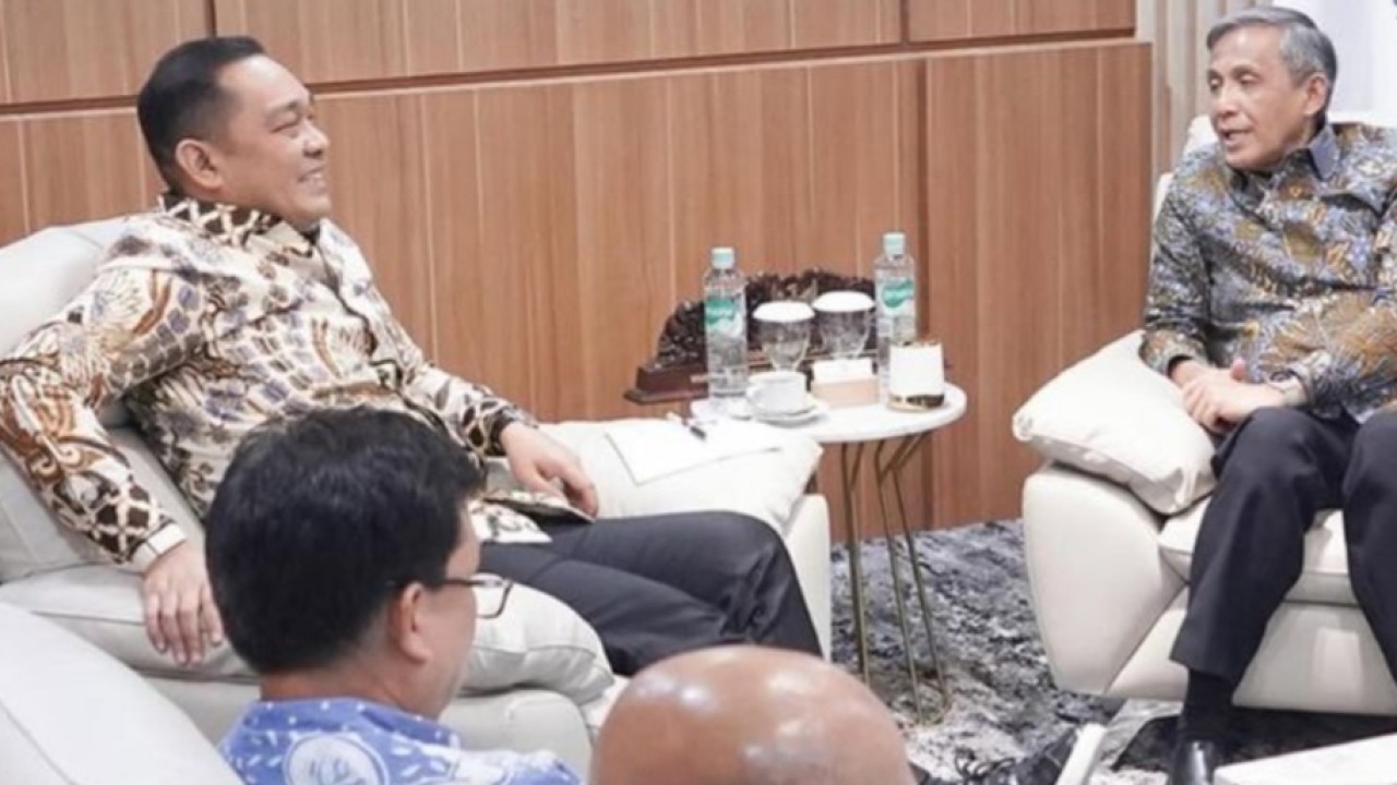 Wakil Menteri Investasi dan Hilirisasi/Wakil Kepala BKPM, Todotua Pasaribu, menerima audiensi Duta Besar Republik Indonesia untuk Republik Korea, Cecep Herawan di Kantor Kementerian Investasi dan Hilirisasi/BKPM, pada Rabu 17 Desember 2025.