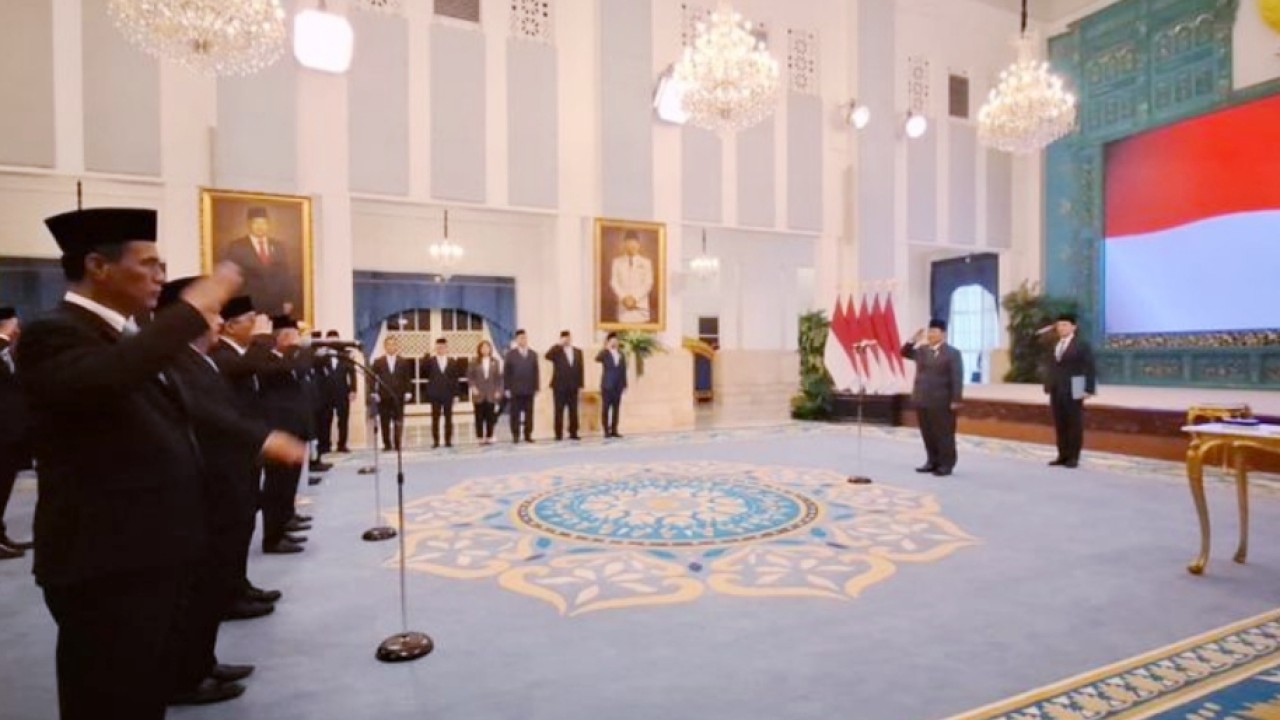 Presiden Prabowo Subianto melantik jajaran anggota Dewan Energi Nasional (DEN) (NTVnews)