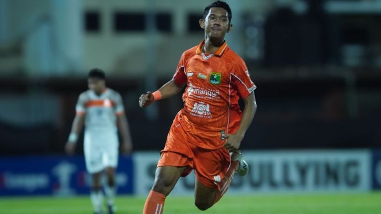 Gol tunggal Nofi Atmaja membawa Persekabpas Pasuruan sukses mengalahkan Perseden Denpasar 1-0.
