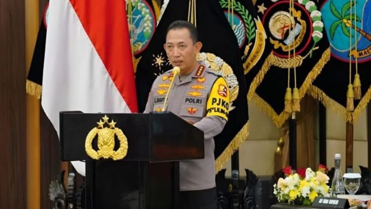 Kapolri Jenderal Pol. Listyo Sigit Prabowo berbicara dalam kegiatan Rilis Akhir Tahun 2025 di Gedung Rupatama Mabes Polri, Jakarta, Selasa 30 Desember 2025. (ANTARA/HO-Divisi Humas Polri) (Antara)