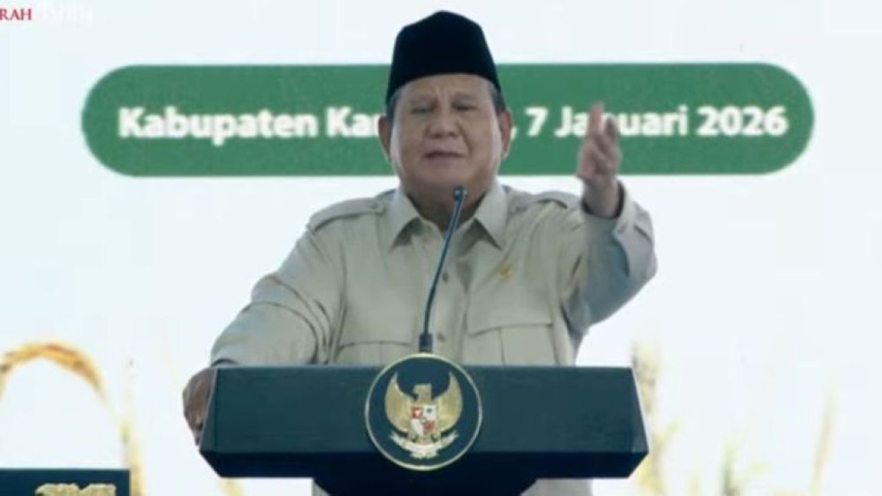Presiden Prabowo Subianto menghadiri kegiatan panen raya di Karawang, Jawa Barat. (Foto: Istimewa)