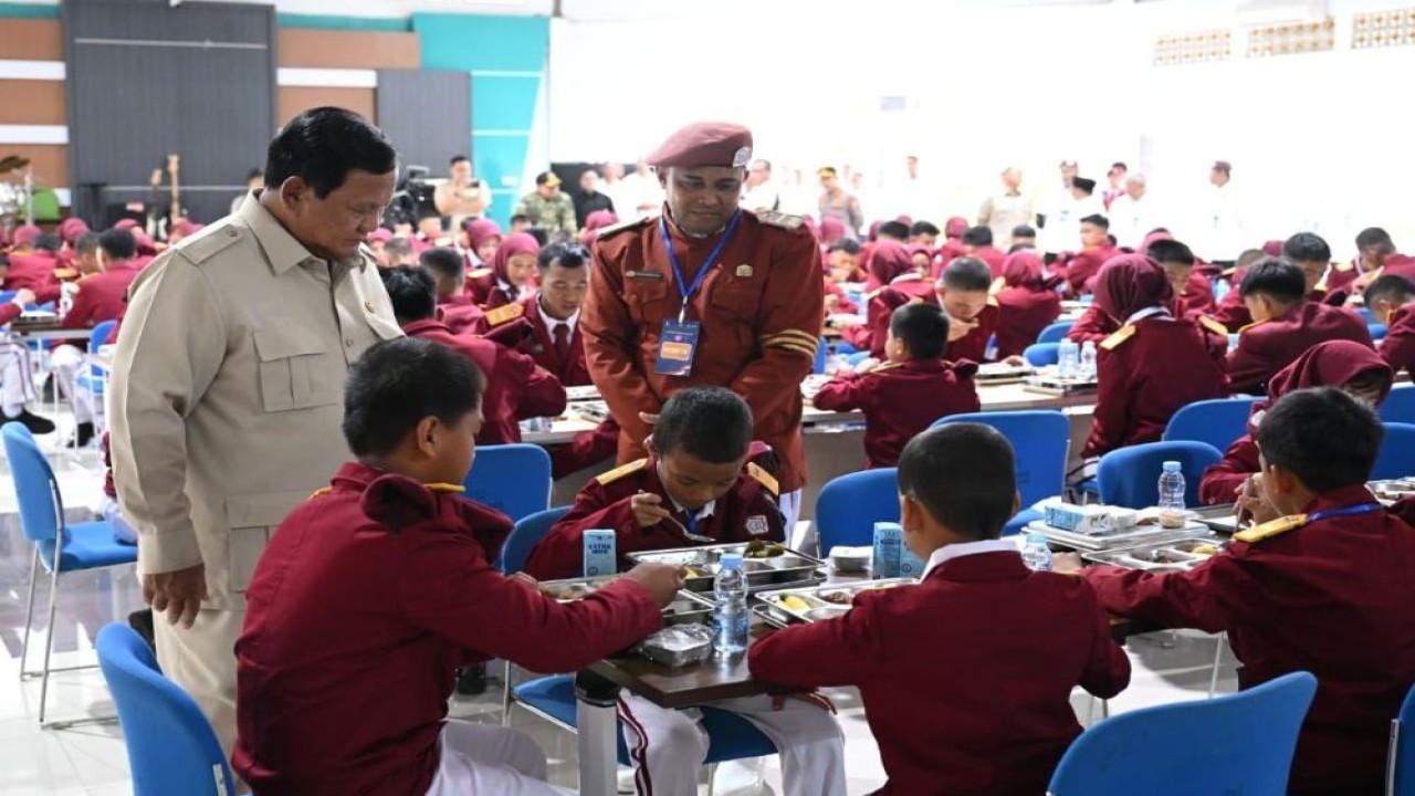 Presiden Prabowo Subianto meresmikan 166 Sekolah Rakyat di 34 provinsi, yang diselenggarakan di Banjarbaru, Kalimantan Selatan, Senin (12/1/2026). (Foto: Dok/Istimewa/Setneg.go.id)