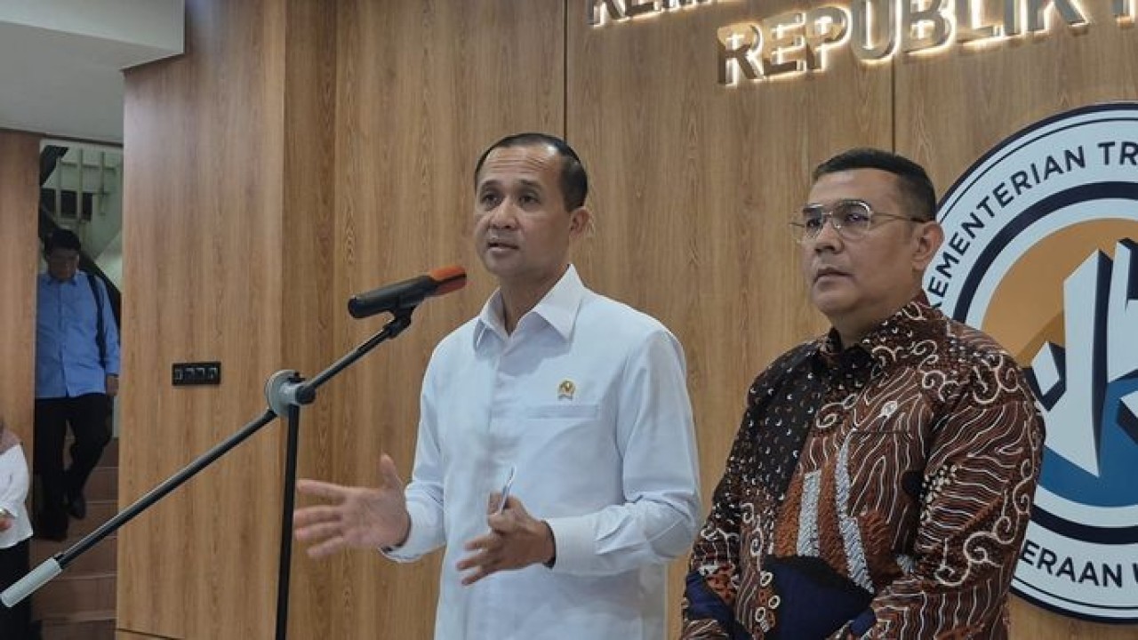 Menteri Transmigrasi Iftitah Sulaiman berkomitmen menindaklanjuti dan menyelesaikan lahan usaha transmigrasi Desa Gambut Jaya, Kabupaten Muaro Jambi. (Ntvnews.id-Muslimin Trisyuliono)