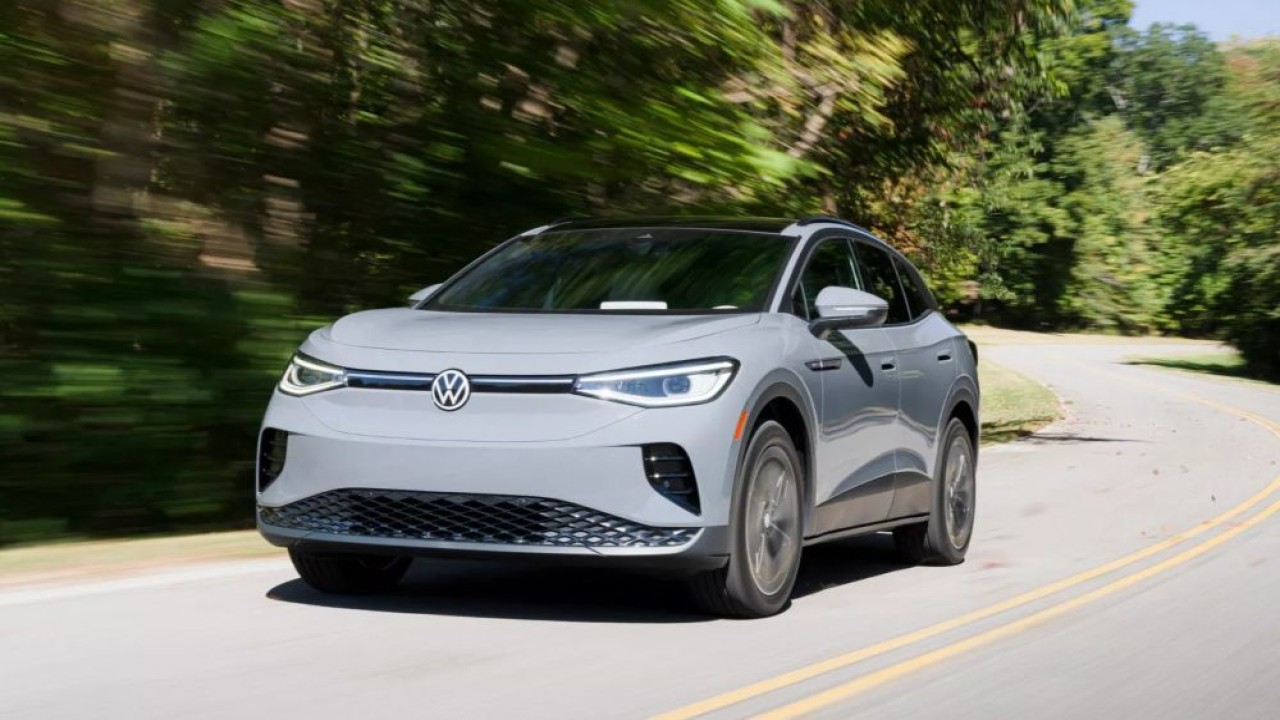 Volkswagen melakukan penarikan kembali (recall) terhadap 670 unit mobil listrik ID.4 model tahun 2023-2024 akibat risiko kebakaran baterai yang serius. (Foto: Istimewa via Carscoops)