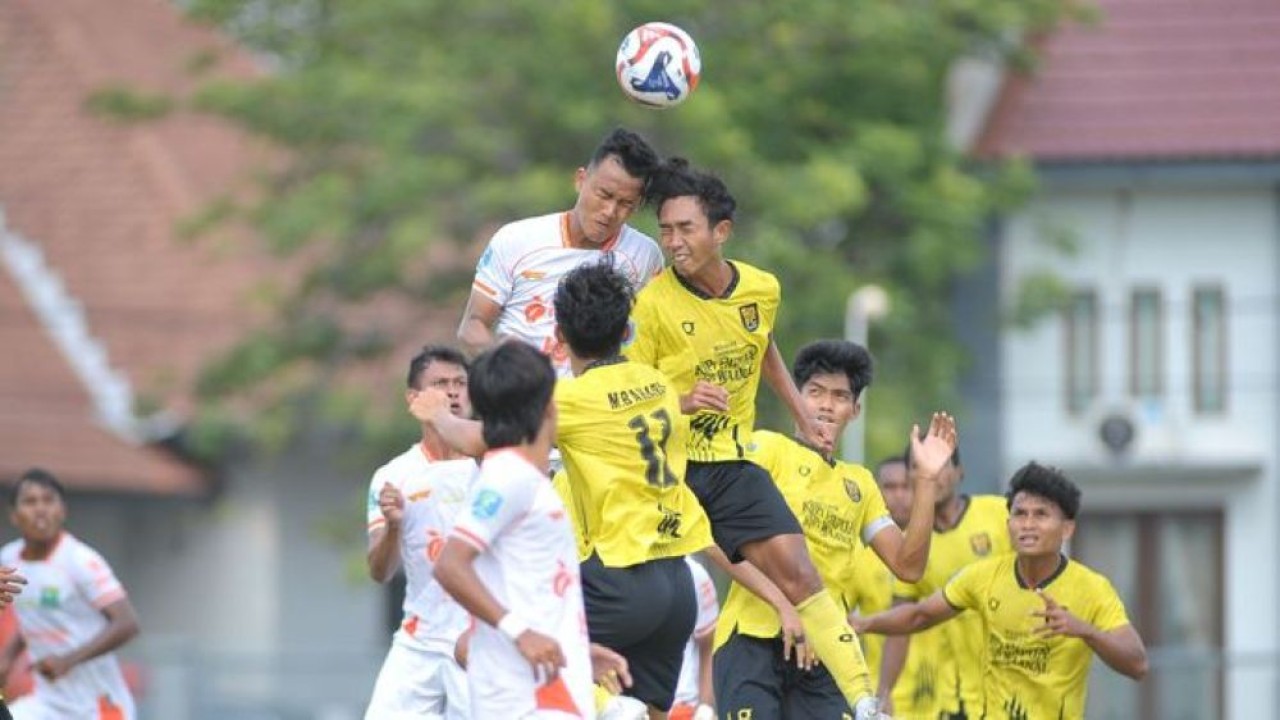 Waanal Brothers vs Persekabpas Pasuruan dalam lanjutan Liga Nusantara Grup D di Stadion Pasiran, Surabaya, Jawa Timur, pada Rabu, 21 Januari 2025. (Foto: Istimewa/I-League)